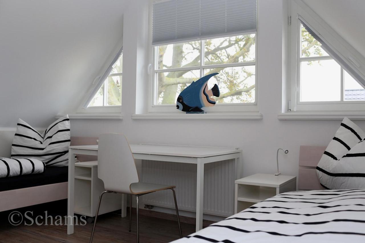 Ostseelagune Zingst, Exklusive Dhh, Strandnah, Sauna, Kamin, 3 Sz, 2 Baeder, Glasfaser, Haustierfrei, Garten Mit Suedterrasse, E-Ladesaeule, 2 Stellplaetze, Strandkorb, Fahrradschuppen, Waschmaschine, Trockner, Nichtraucher ภายนอก รูปภาพ