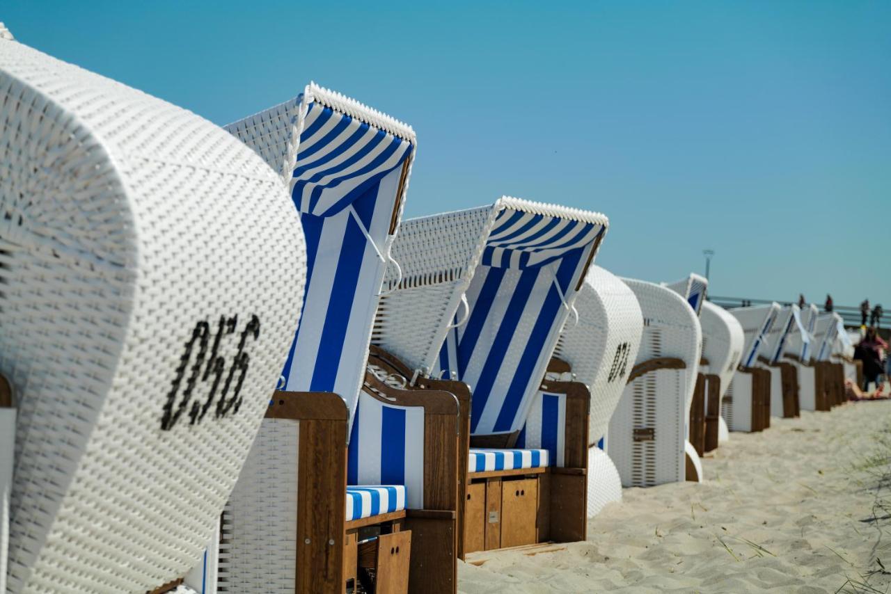 Ostseelagune Zingst, Exklusive Dhh, Strandnah, Sauna, Kamin, 3 Sz, 2 Baeder, Glasfaser, Haustierfrei, Garten Mit Suedterrasse, E-Ladesaeule, 2 Stellplaetze, Strandkorb, Fahrradschuppen, Waschmaschine, Trockner, Nichtraucher ภายนอก รูปภาพ